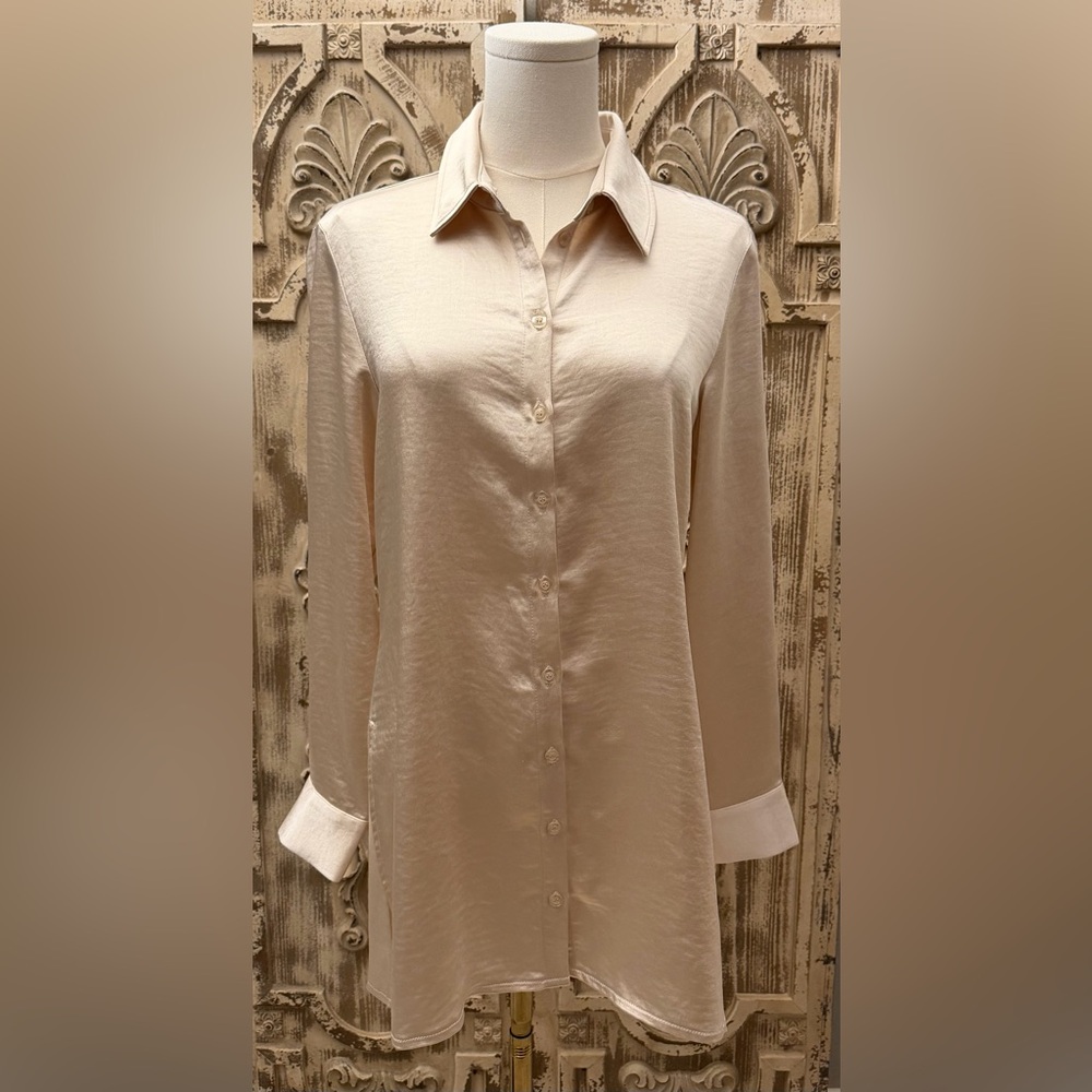 ASTARS Inez Button Down Tunic NWT - image 1